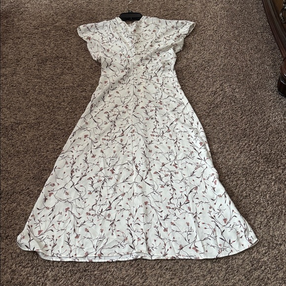 NWT H&M Cream and orangish pink and Brown Floral long dress size xs - Picture 1 of 10